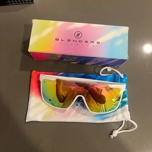 Blenders Eyewear Women's Multicolor Sunglasses